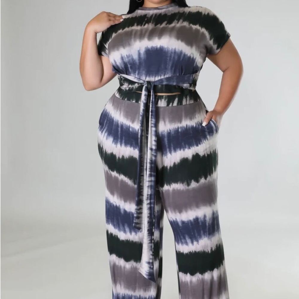 Black and Gray Wide-Leg 2 piece with Fitted Waist